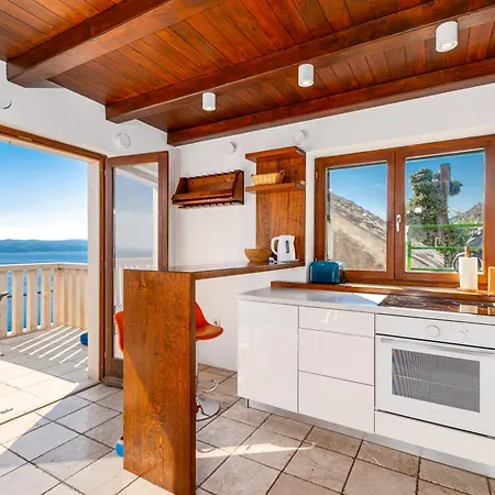 With Pool Maraska Brela