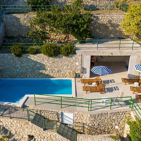 Apartment With Pool Maraska Brela