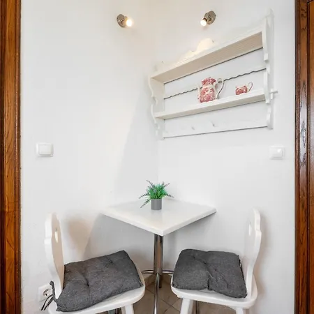 Apartment With Pool Maraska Brela