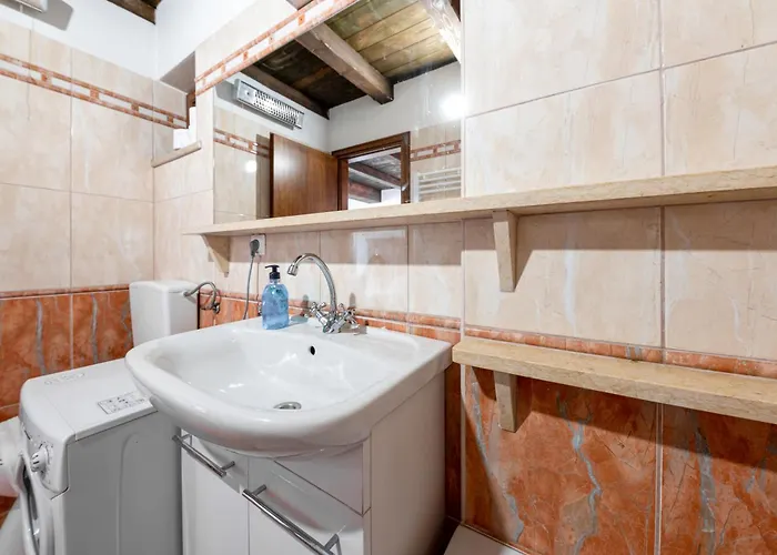 Appartement With Pool Maraska