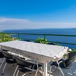 With Pool Maraska Appartamento