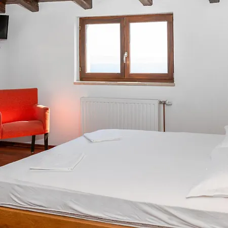 Apartman With Pool Maraska Brela