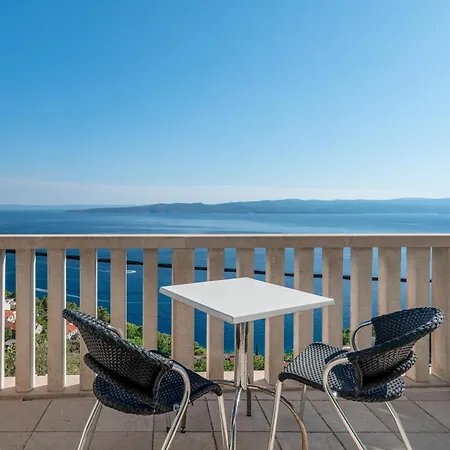 Apartman With Pool Maraska Brela