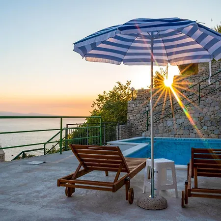 Apartman With Pool Maraska Brela