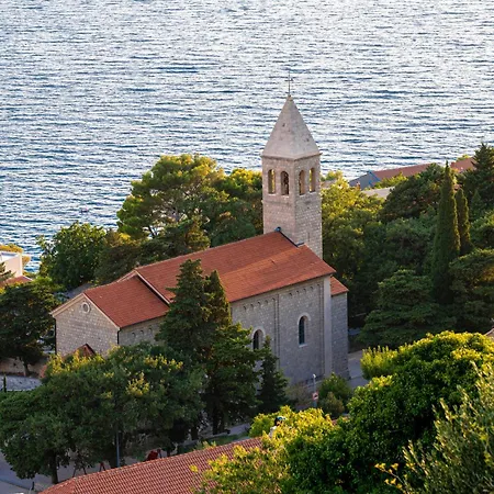 Apartament With Pool Maraska *