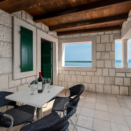 With Pool Maraska Brela