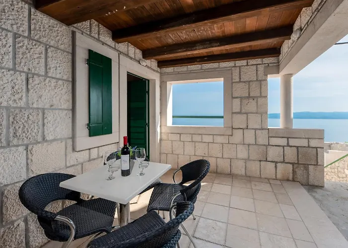 With Pool Maraska 브렐라